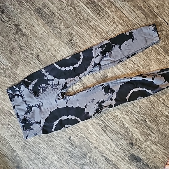 Victoria’s Secret Pink Active Seamless Ribbed Leggings Size XS - Picture 3 of 8